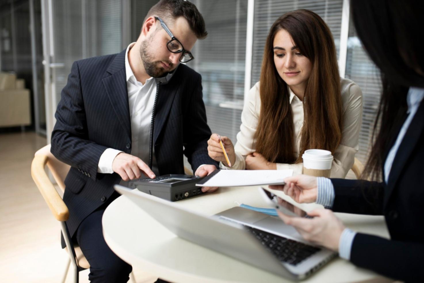 Analyse de cas pratiques en groupe